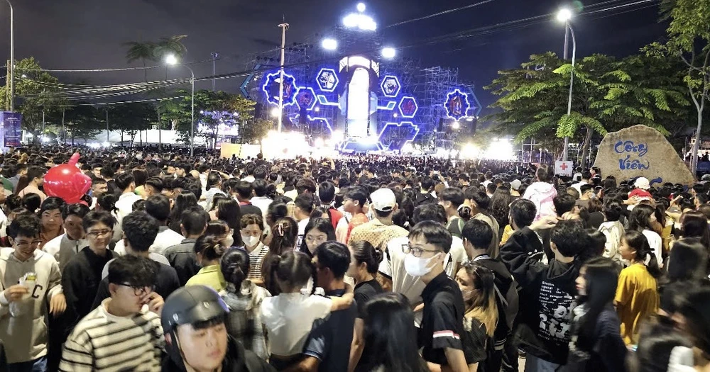 chào năm mới 4.jpg