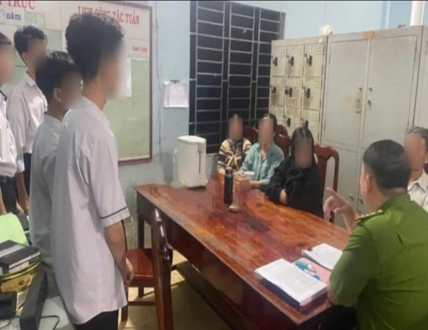 vay nặng lãi.jpeg