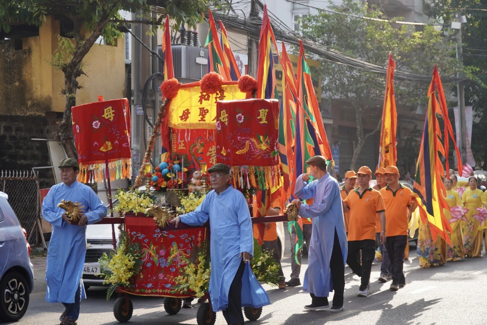 Lễ hội chùa ông 15.jpg