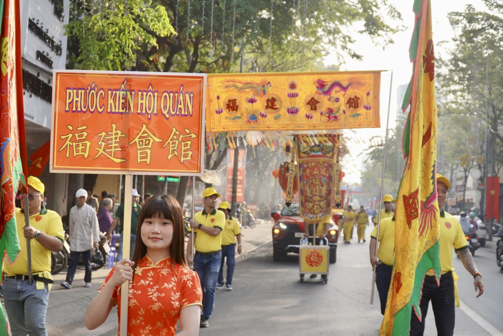 Lễ hội chùa ông 5.jpg