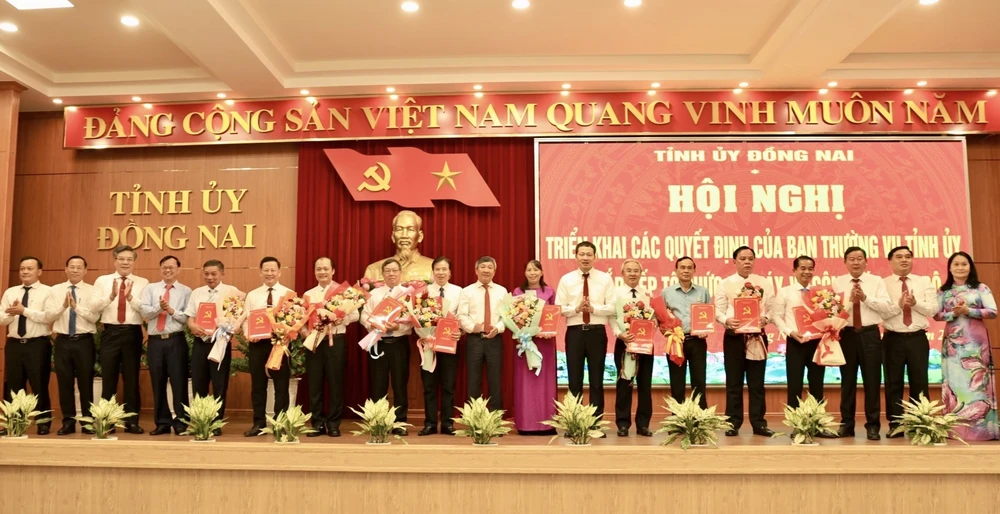 tổ chức bộ máy.,.jpg