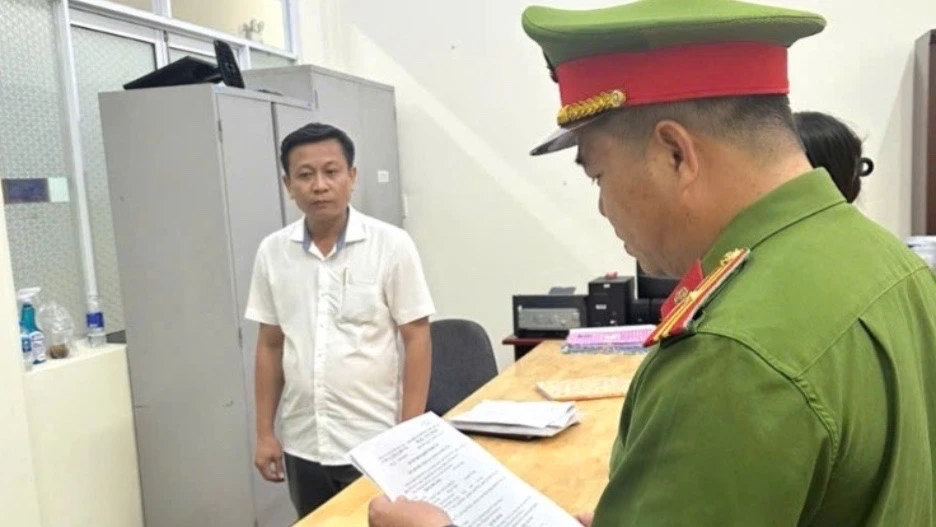 cán bộ địa chính