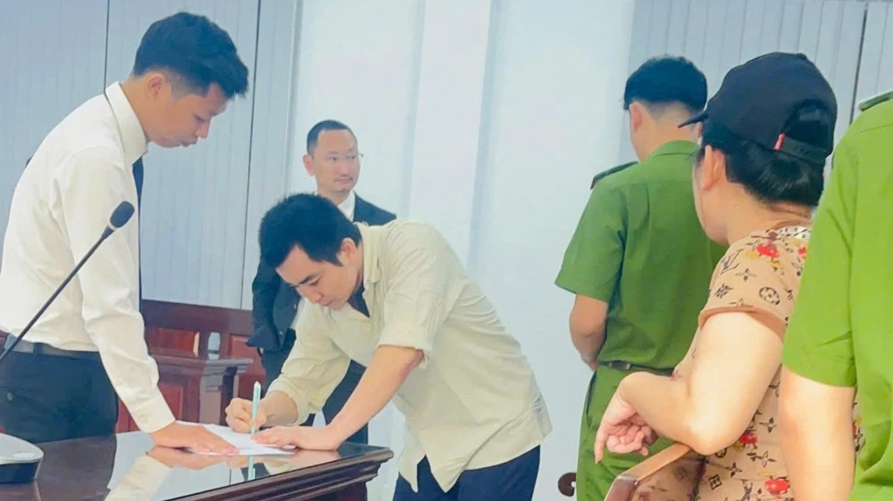 Dùng nhục hình...jpeg