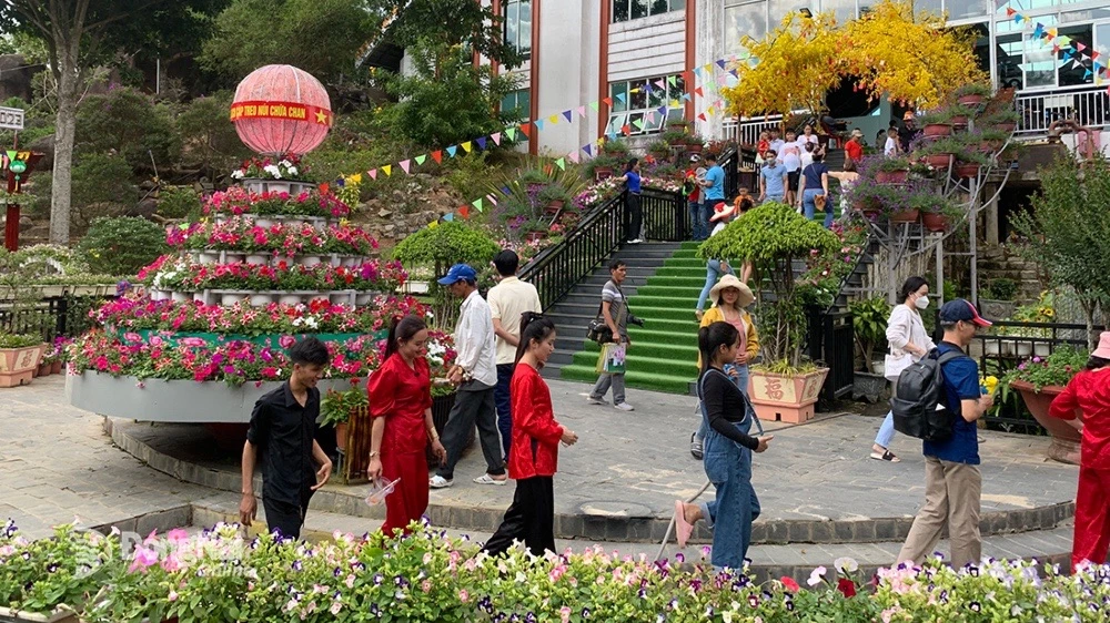 Núi chứa chan.jpeg