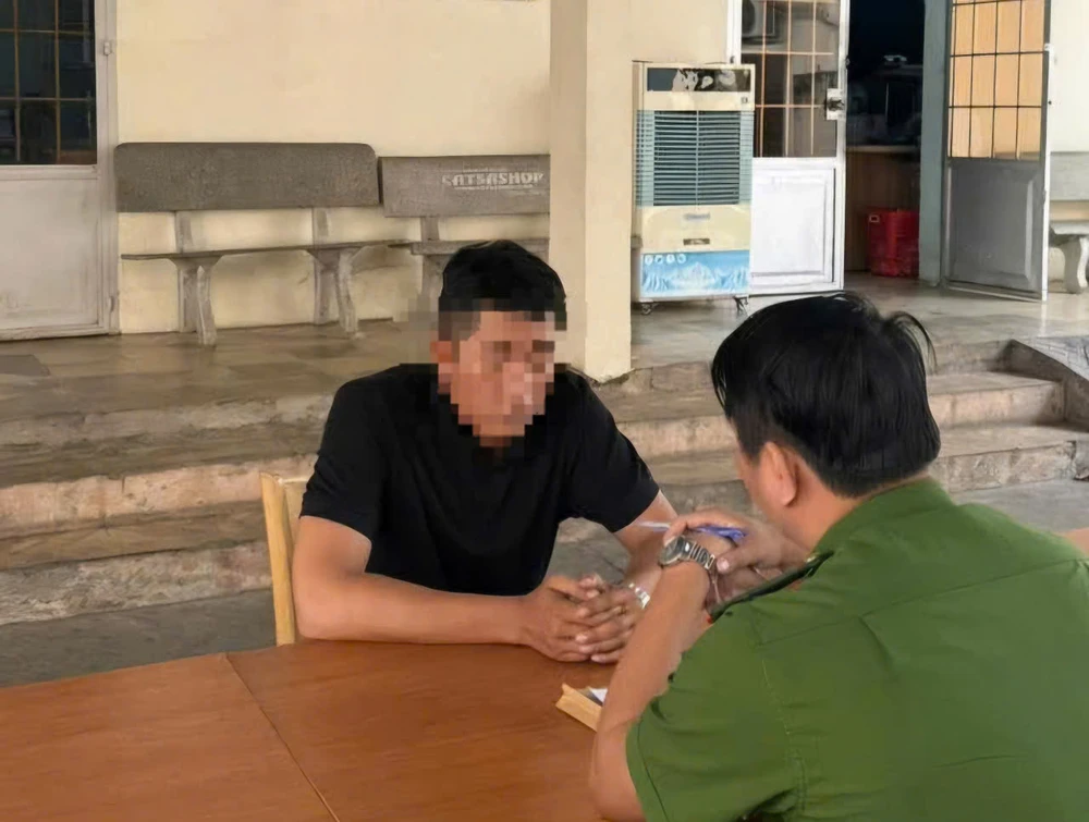 thiếu niên bị đánh.jpg