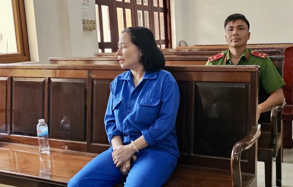 nhân viên ngân hàng.jpg