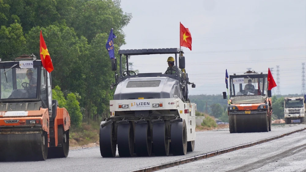 cao tốc Biên Hoà 15.jpg