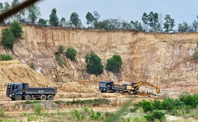 khai thác đất 1.jpg