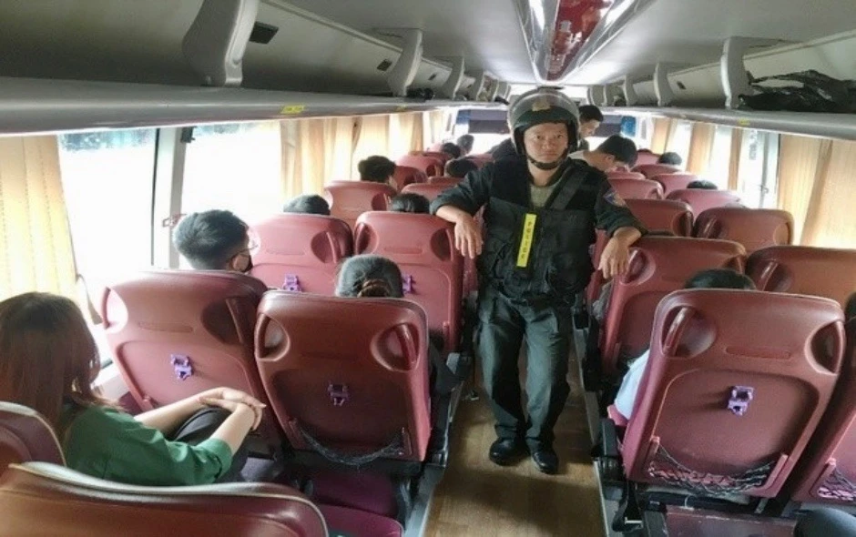 thuê diễn viên...jpg