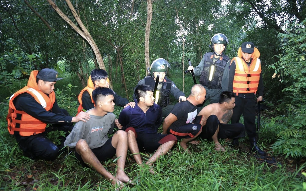 khai thác cát lậu 4.jpg