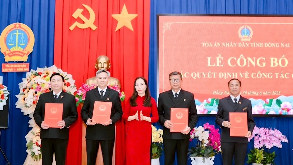 Toà án khu vực.jpg