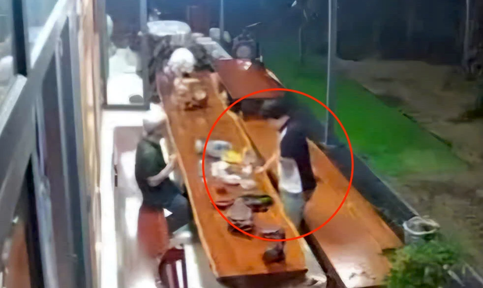 nghị bị bắn.jpg