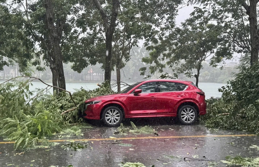 mua lốc xoáy 3.jpg