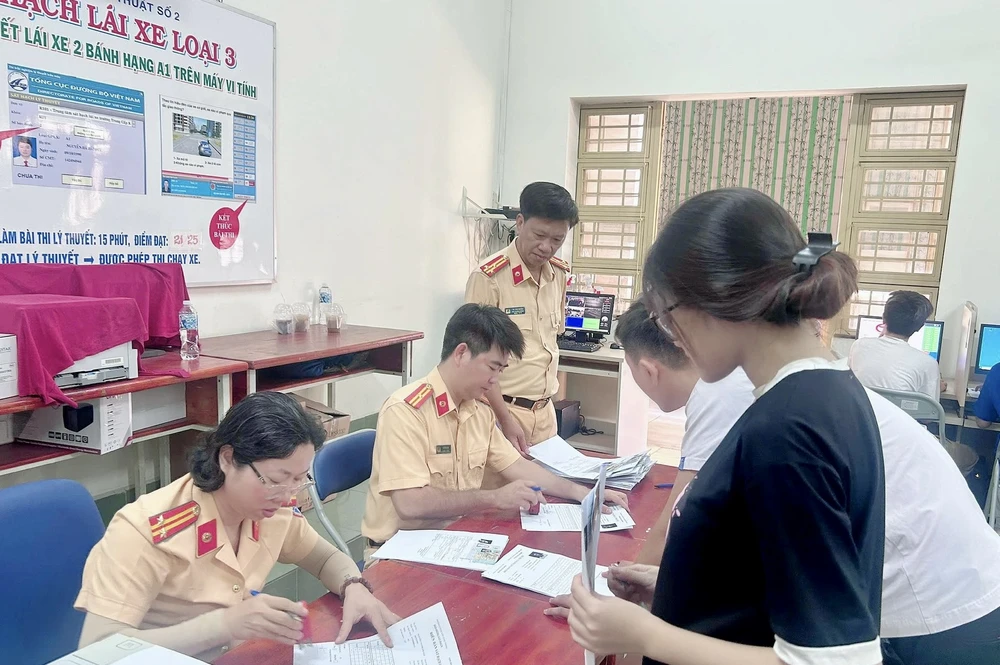 sát hạch lái xe 2.jpg