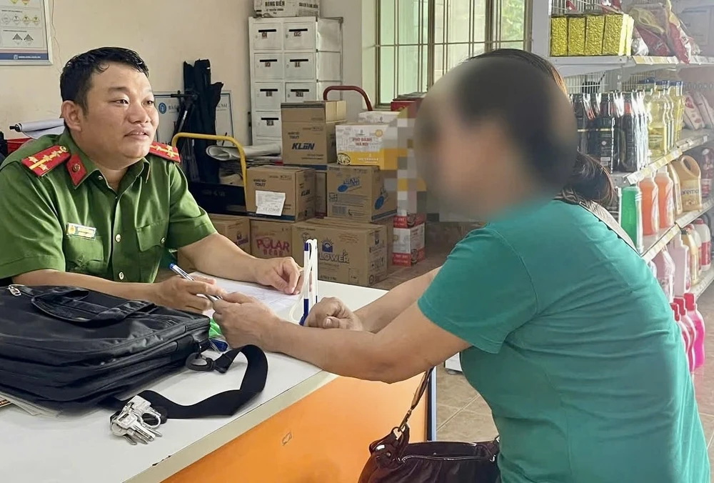  người phụ nữ.jpg