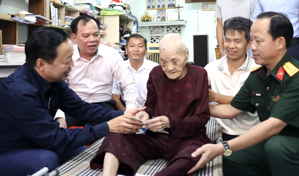 Phó thủ tướng 1.jpg