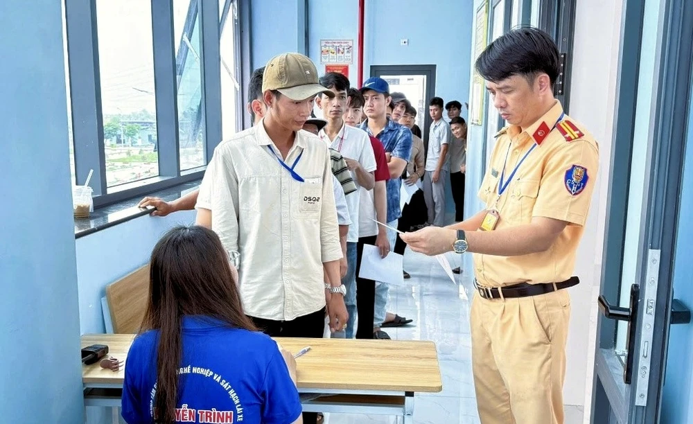 giấy phép lái xe.jpg