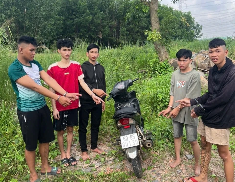 cướp táo tợn.jpeg