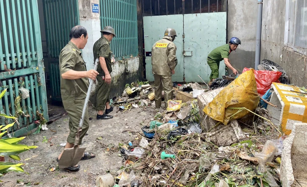 mưa ngập sâu 2.jpg