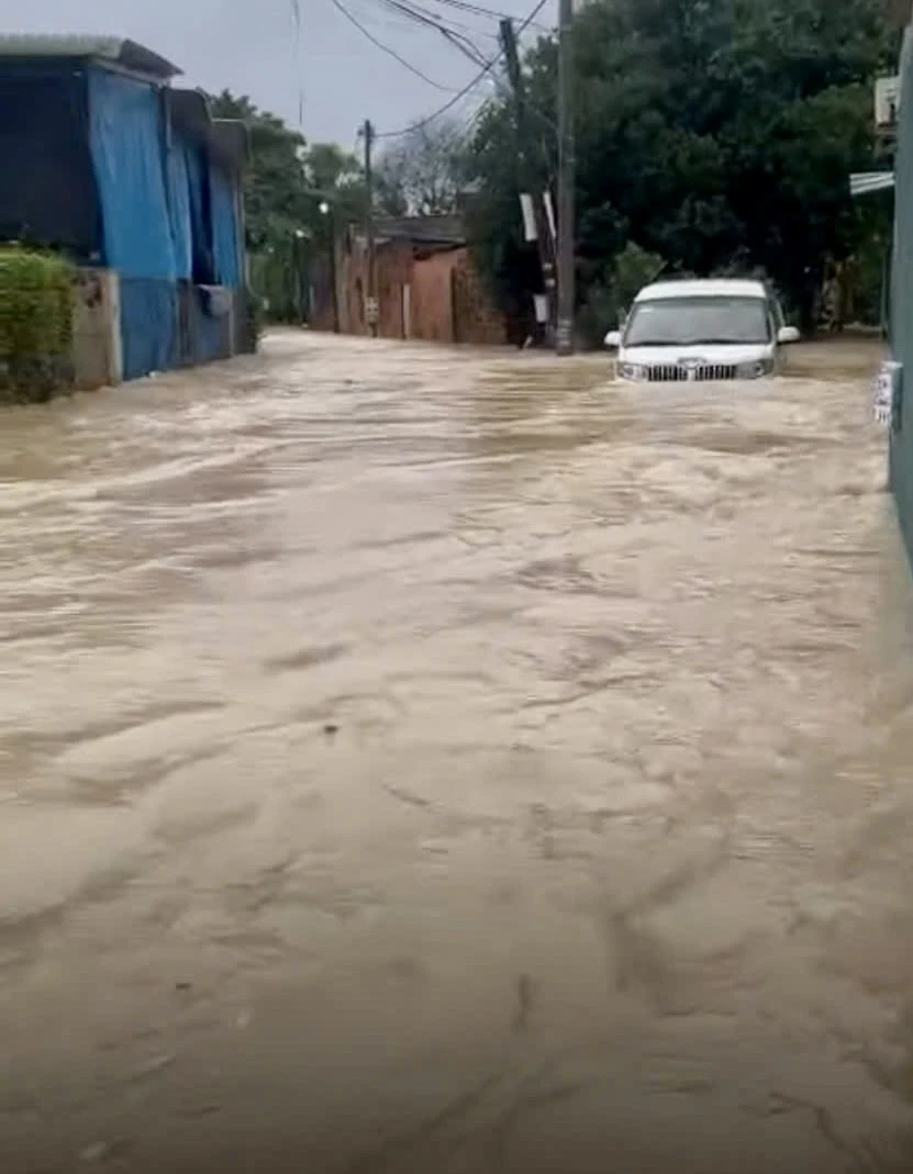 mưa ngập sâu 5.jpg
