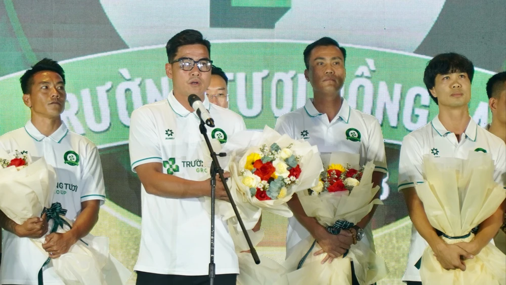 Đội bóng của Xuân Trường 2.jpg