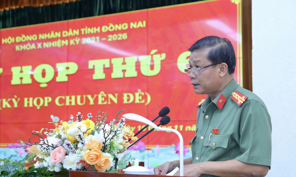 trật tự 1.jpg