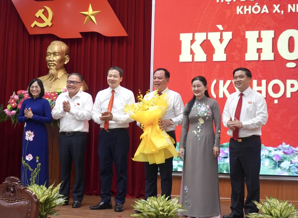 chủ tịch tỉnh 1.jpg