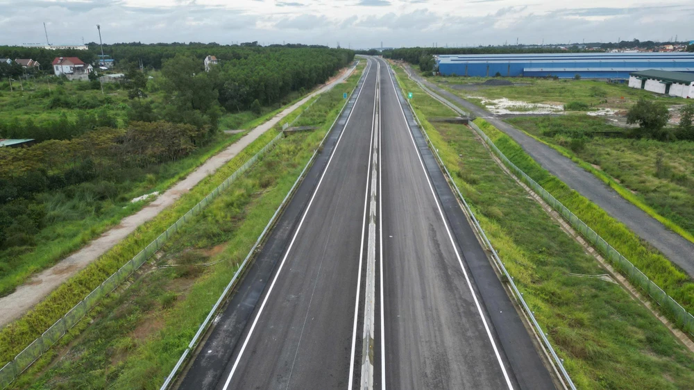 cao tốc Biên Hòa .jpg