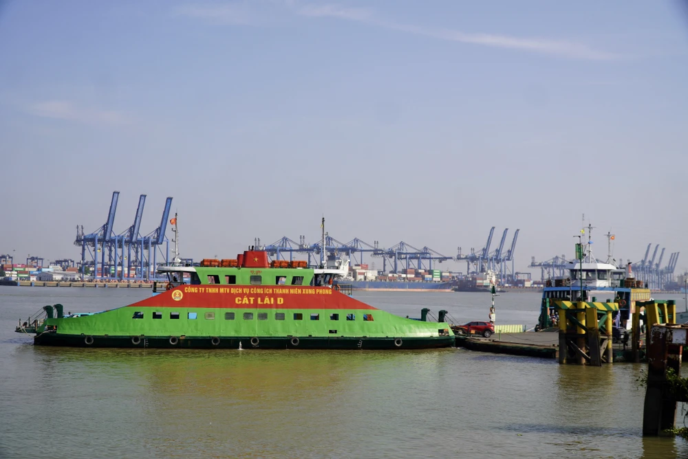 cầu Cát Lái 11.jpg