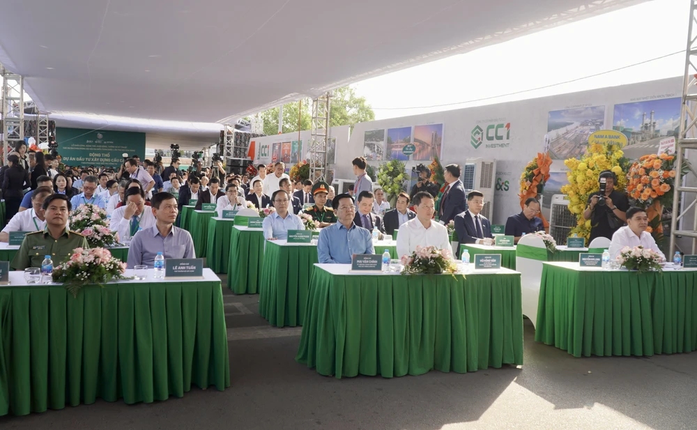 cầu Cát Lái 18.jpg