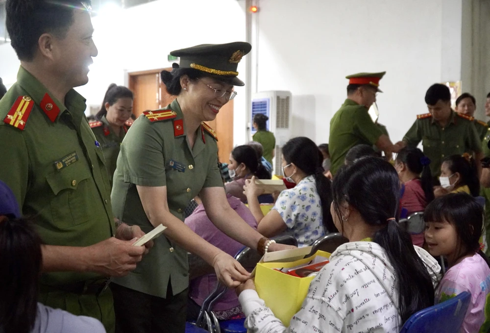 Thiếu tướng 4.jpg