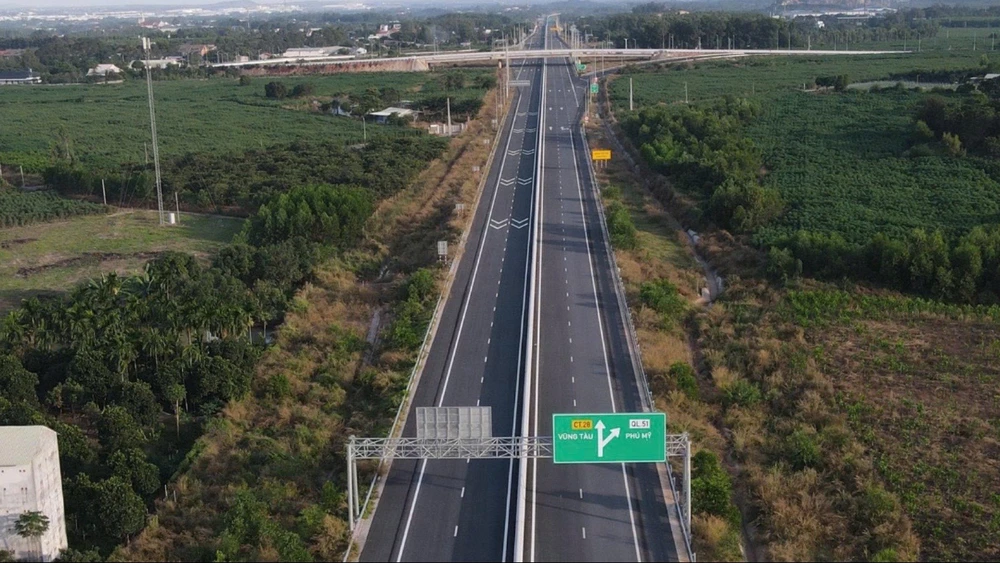 Cao tốc Biên Hòa 5.jpg