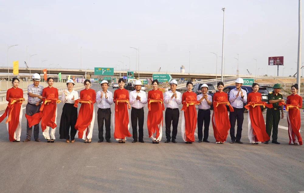 cao tốc Biên Hòa 1.jpg