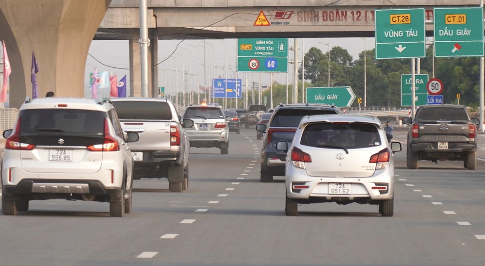cao tốc Biên Hòa 6.jpg