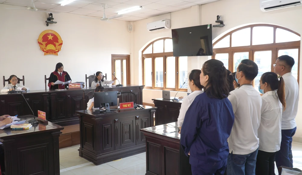 cán bộ 2.jpg