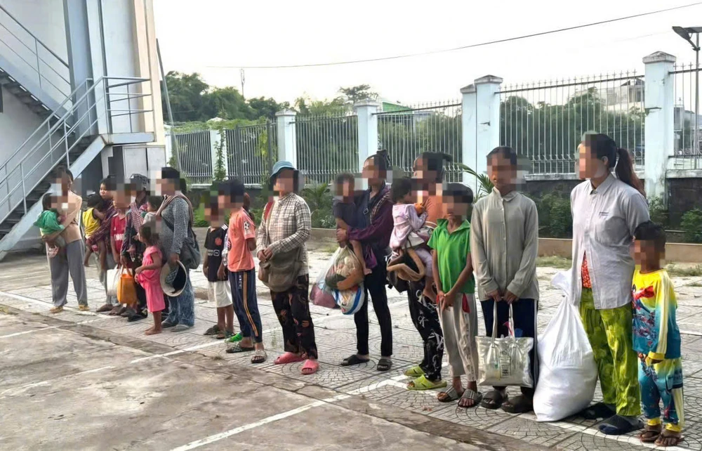 nhập cảnh 1.jpg