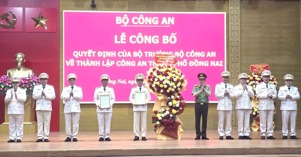 Bộ trưởng 1.jpg