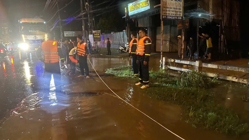 nước cuốn 1.jpeg