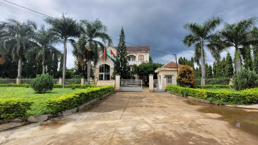 Công ty phát triển hạ tầng khu công nghiệp Hòa Phú.