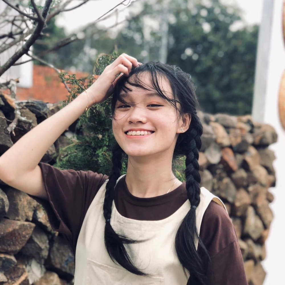 Thái Hậu đạt 9,75 điểm môn ngữ Văn cao của tỉnh Đắk Lắk. Ảnh: NVCC