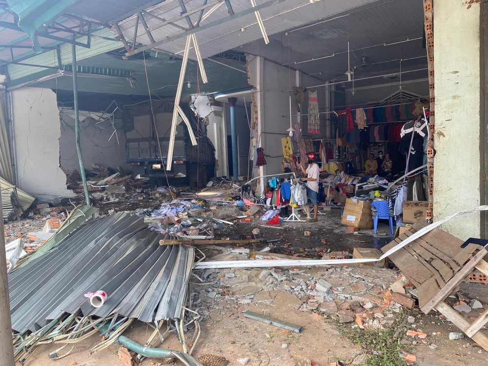 Khu vực xảy vụ tai nạn giao thông. Ảnh: VLX