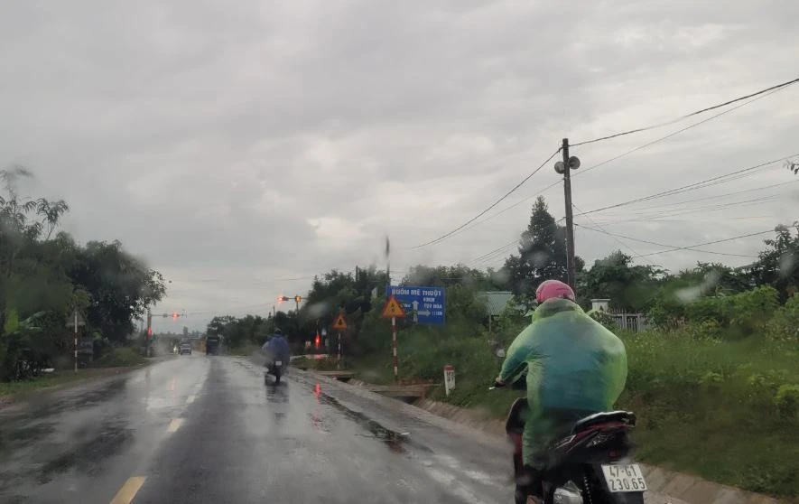 Bảng chỉ dẫn đường giao thông ở Quốc lộ 26 (Đắk Lắk). Ảnh: VL