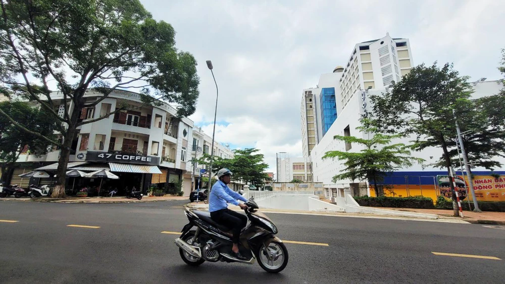 Khu vực dự án Phú Xuân và 50 căn nhà xây dựng để bán. Ảnh: VL