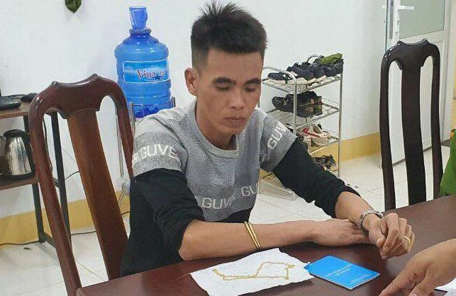 Đối tượng Hồ Minh Hạnh (35 tuổi, ngụ thôn 9, xã Ea Đar, huyện Ea Kar). Ảnh: CACC