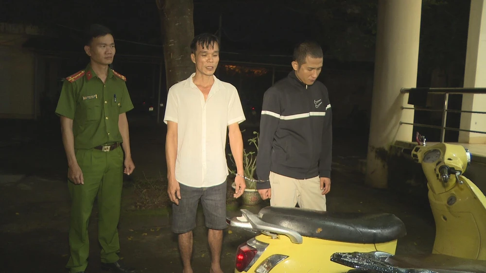 Cơ quan điều tra tạm giữ Tới và Huy về hành vi trộm cắp tài sản. Ảnh: ĐS