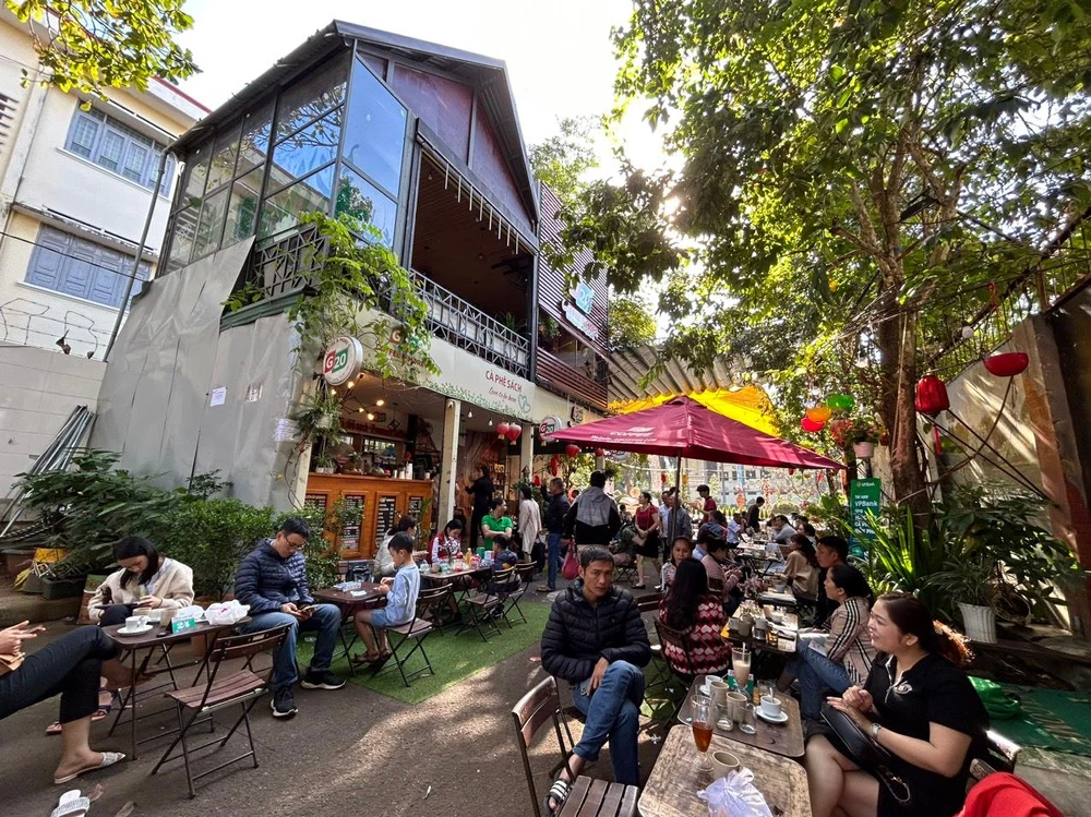 Con đường ở TP Buôn Ma Thuột trở thành điểm đến lý tưởng của người dân. Ảnh: VŨ LONG