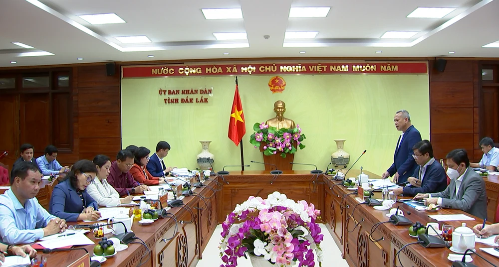 Toàn cảnh buổi làm việc của Đoàn giám sát Đoàn ĐBQH tỉnh Đắk Lắk với UBND tỉnh Đắk Lắk. Ảnh: KL