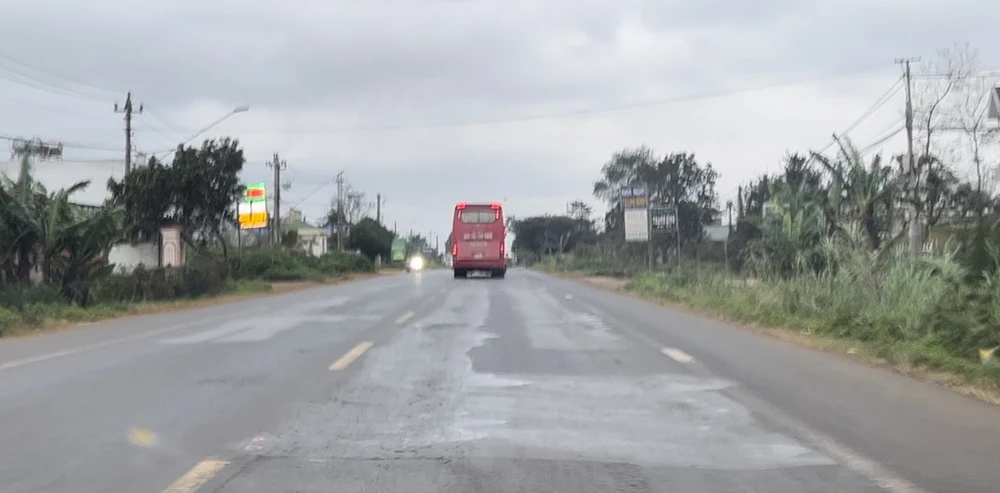 Quốc lộ 14 đoạn qua xã Ea Đrơng, huyện Cư Mgar (Đắk Lắk). Ảnh: VŨ LONG