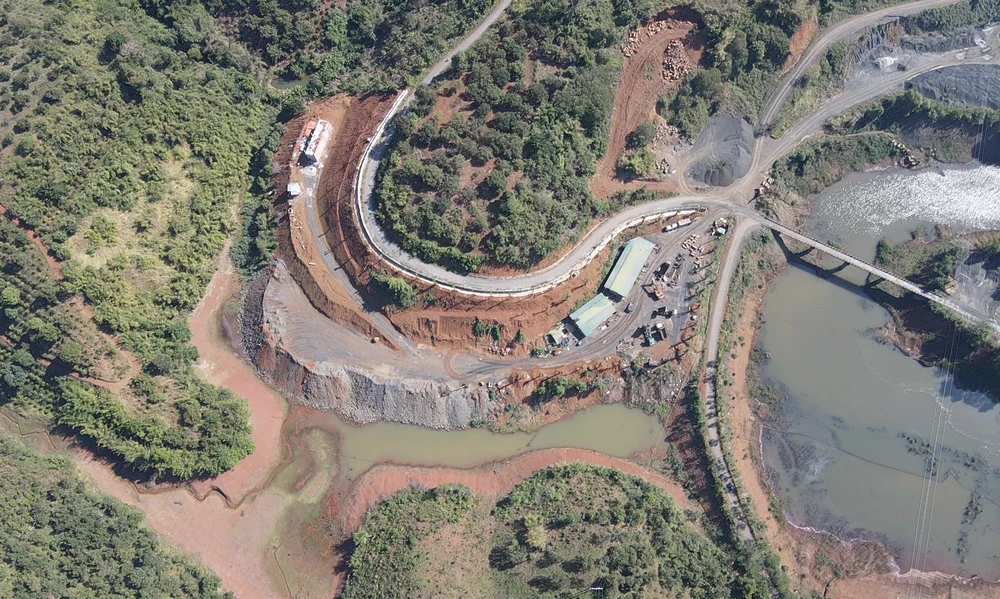 Hiện trạng san lấp ở thôn Tân An, xã Đắk Rmoan. Ảnh: VŨ LONG Hiện trạng san lấp ở thôn Tân An, xã Đắk Rmoan. Ảnh: VŨ LONG