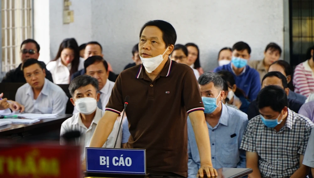 Bị cáo Nguyễn Hữu Thông. Ảnh: VŨ LONG